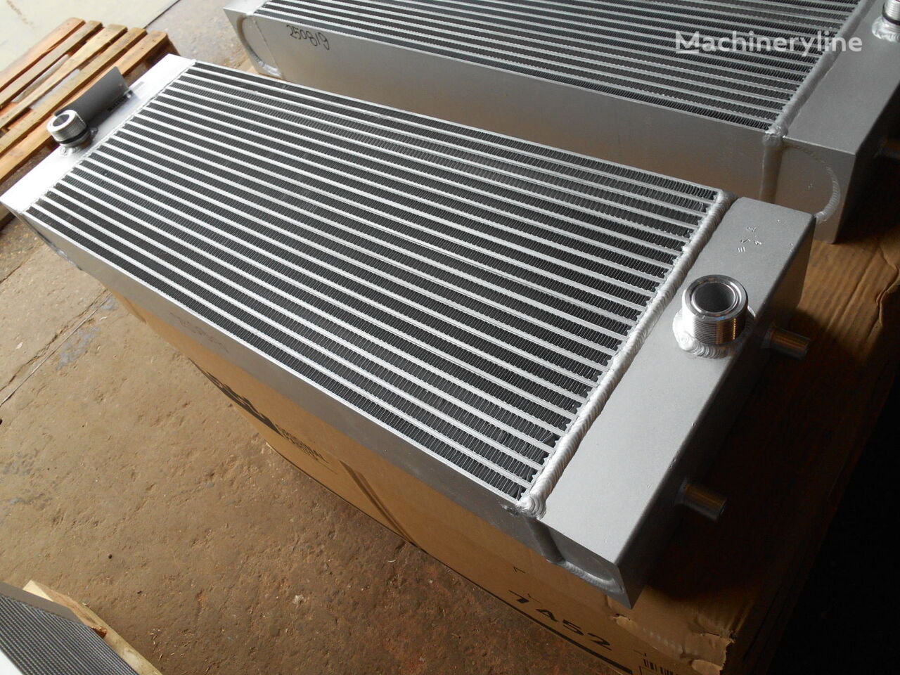 масляный радиатор двигателя Case 84481437 84481437 для бульдозера Case D125C-LT D125C-WT D125CWT-LGP